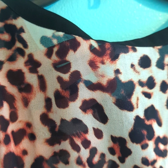 Nwt Bebe Sheer Zebra Top Size M/L - Picture 15 of 15